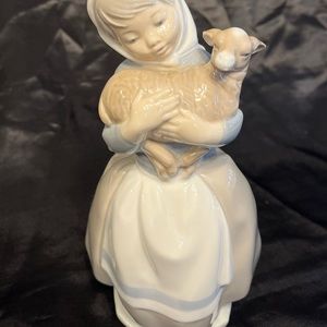 1977 Nao Lladro Girl with sheep Figure